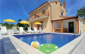 Awesome Home In Muntic